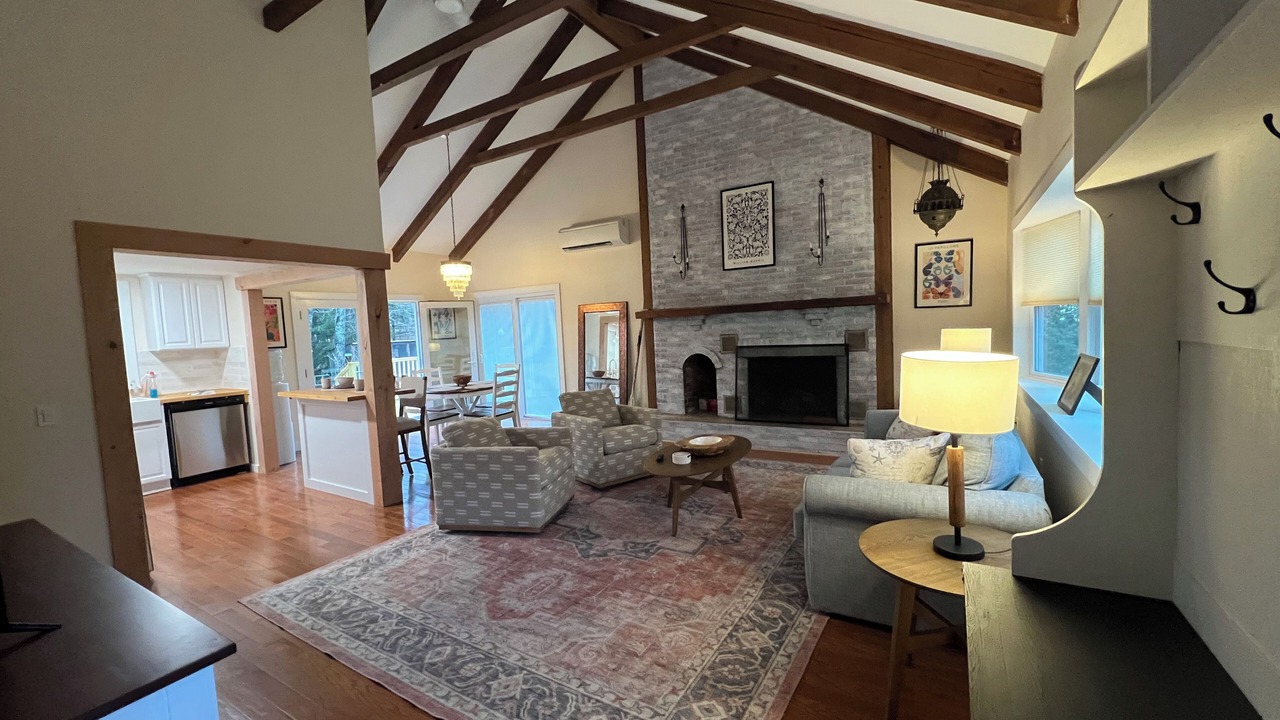 Photo of Livingroom in West Tisbury