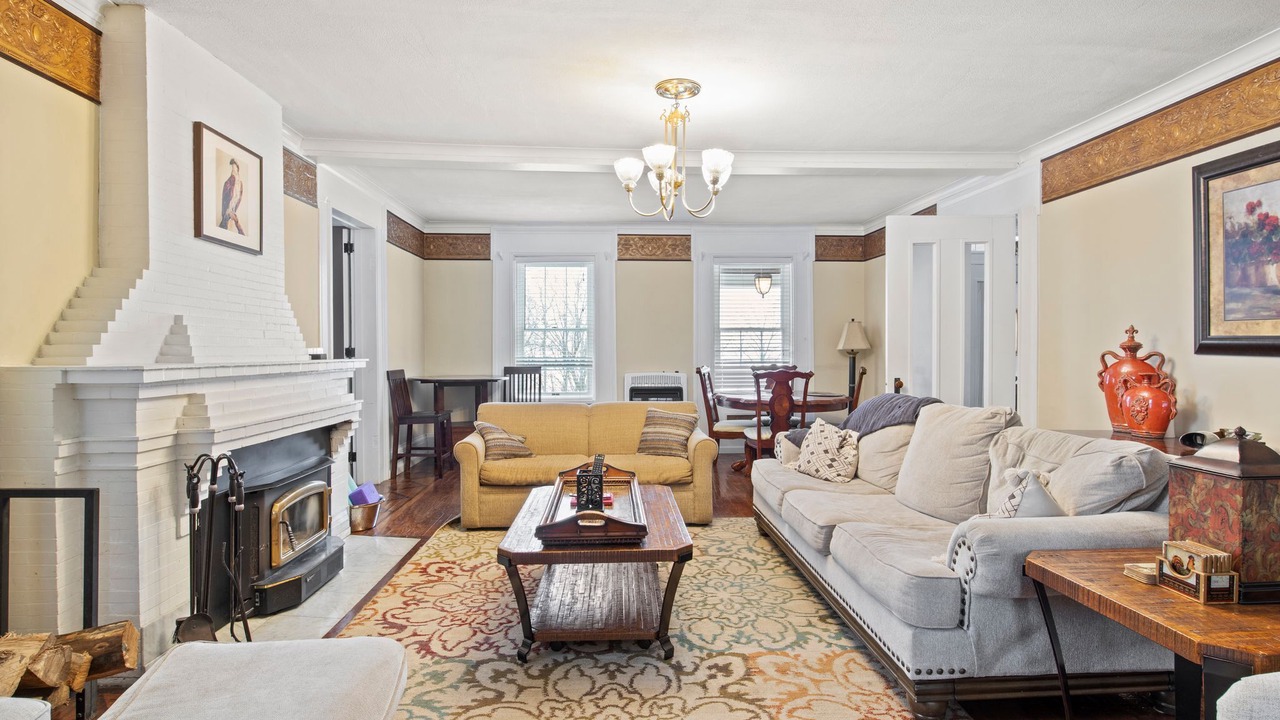 Photo of Livingroom in Cayuga