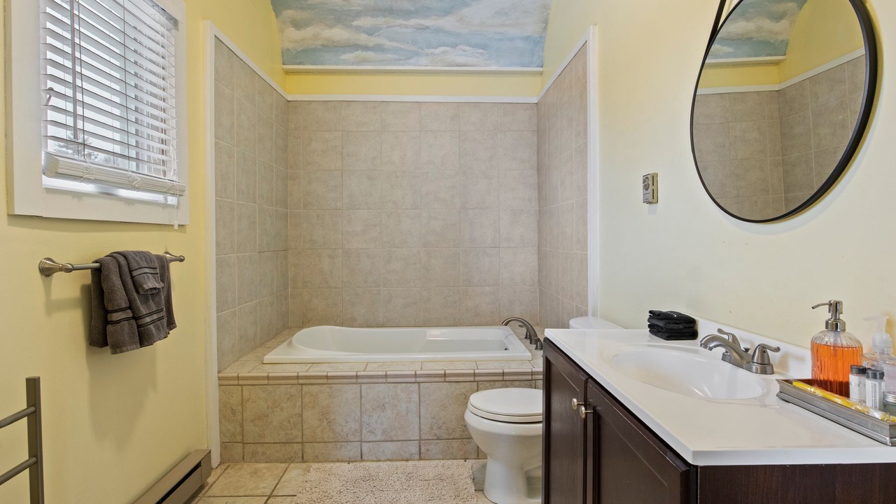 Photo of Bathroom in Cayuga
