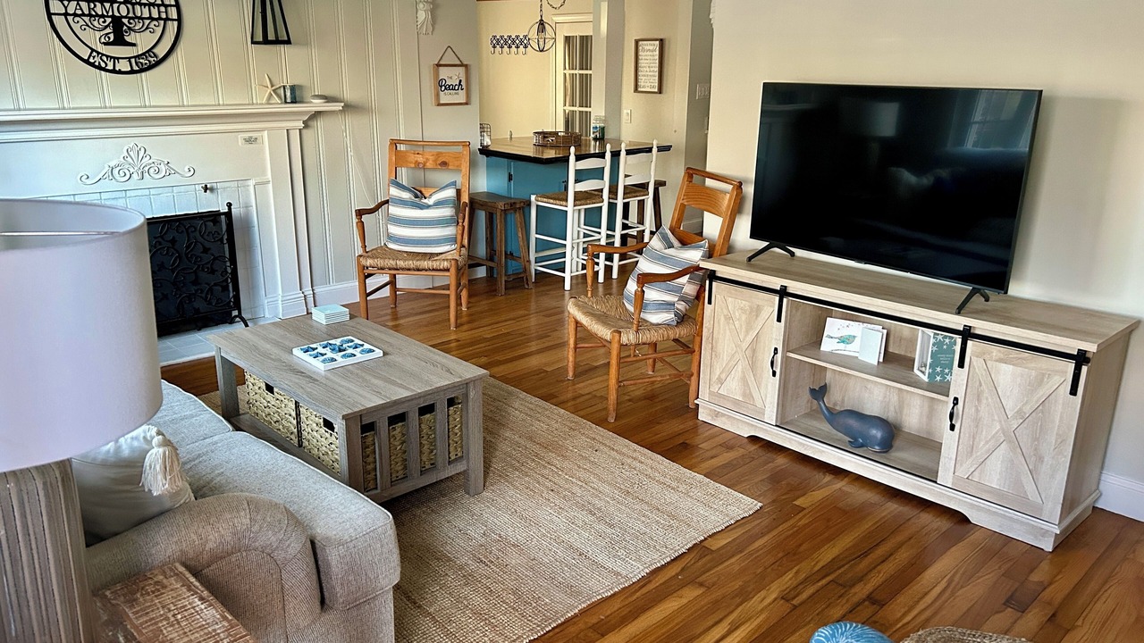 Photo of Livingroom in South Yarmouth