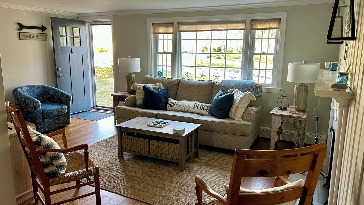 Photo of Livingroom in South Yarmouth