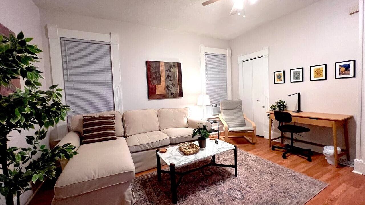 Photo of Livingroom in The Hill