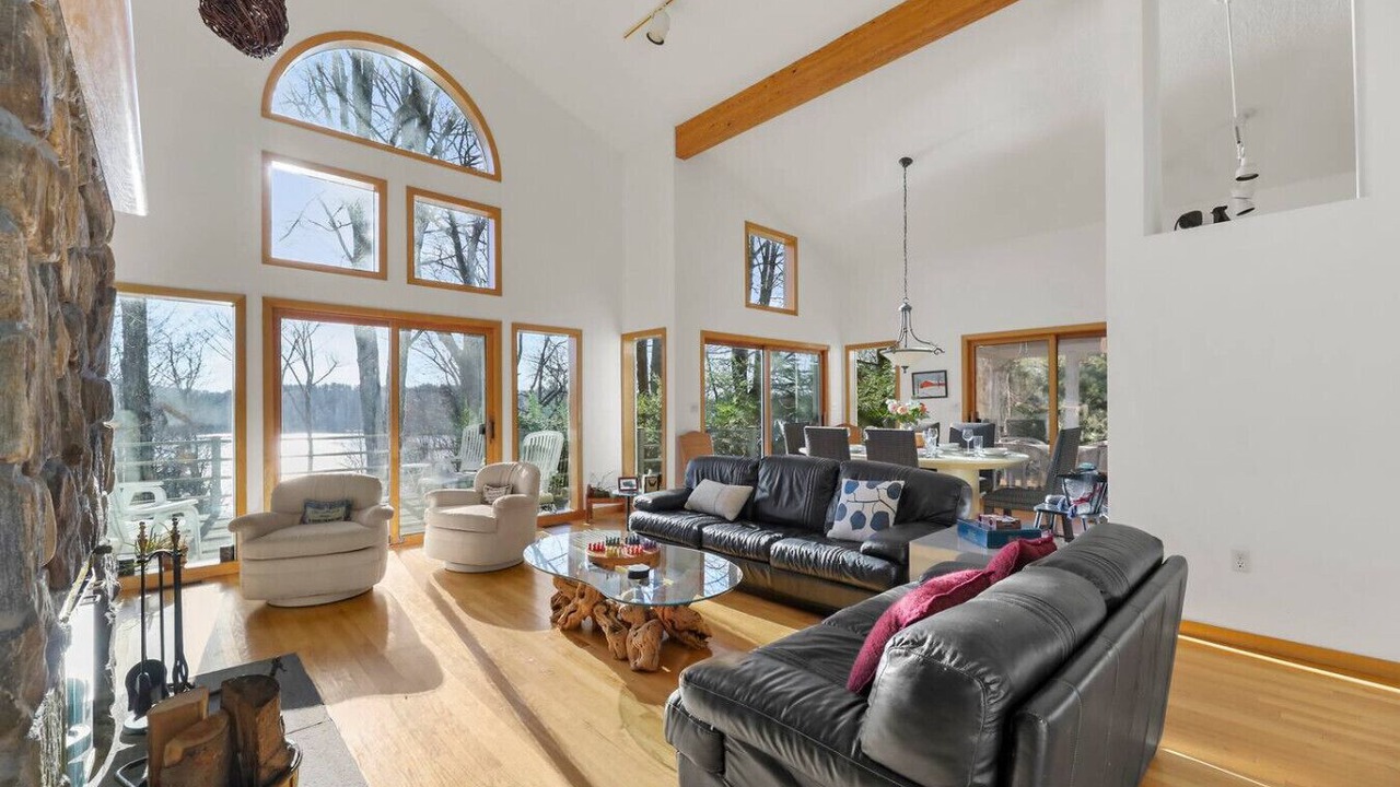 Photo of Livingroom in Monterey