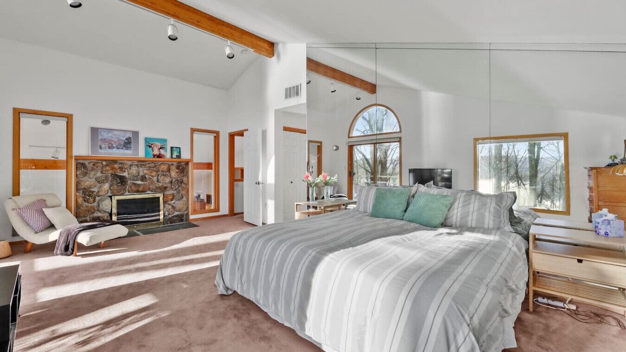 Photo of Livingroom in Monterey