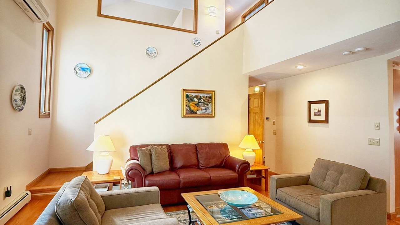 Photo of Livingroom in East Falmouth