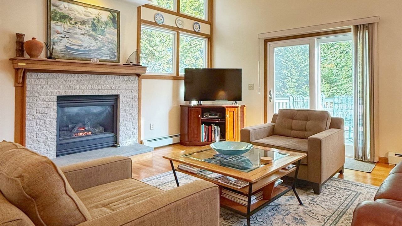 Photo of Livingroom in East Falmouth