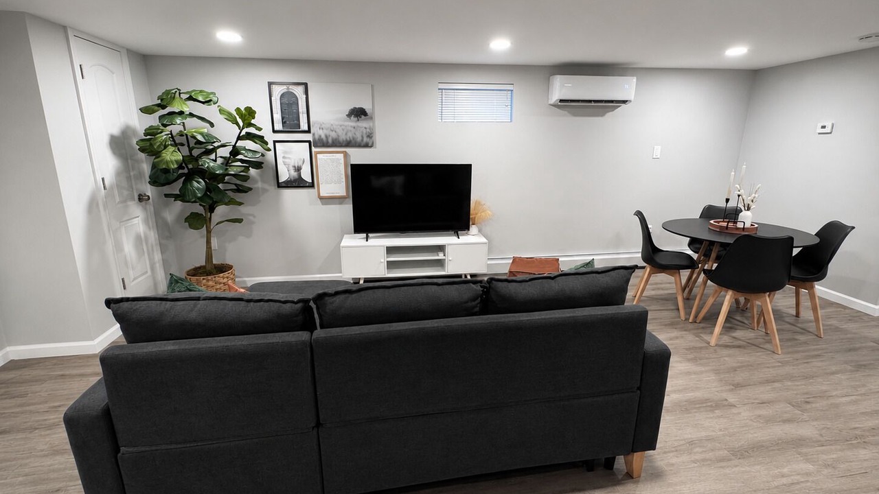 Photo of Livingroom in Elmont
