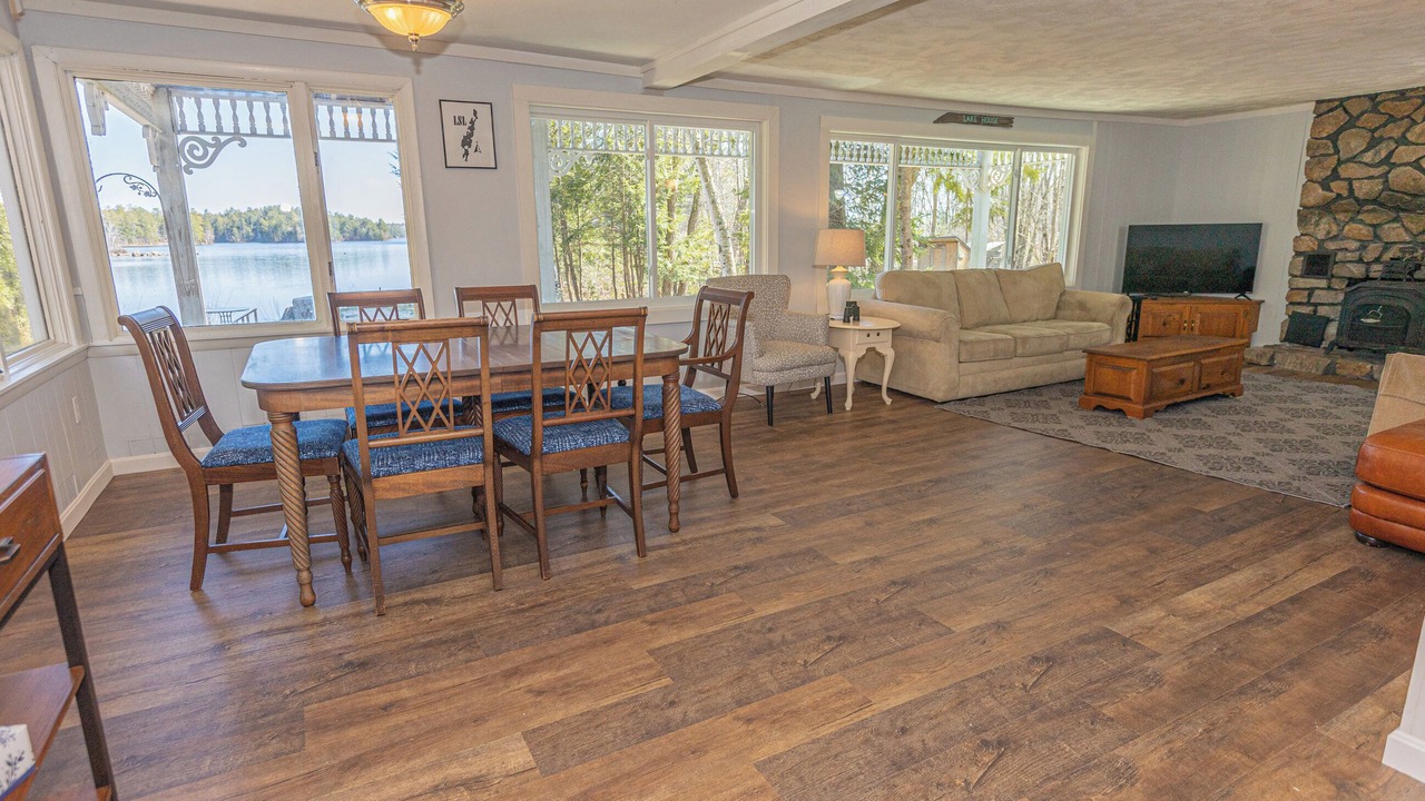 Photo of Livingroom in Raymond