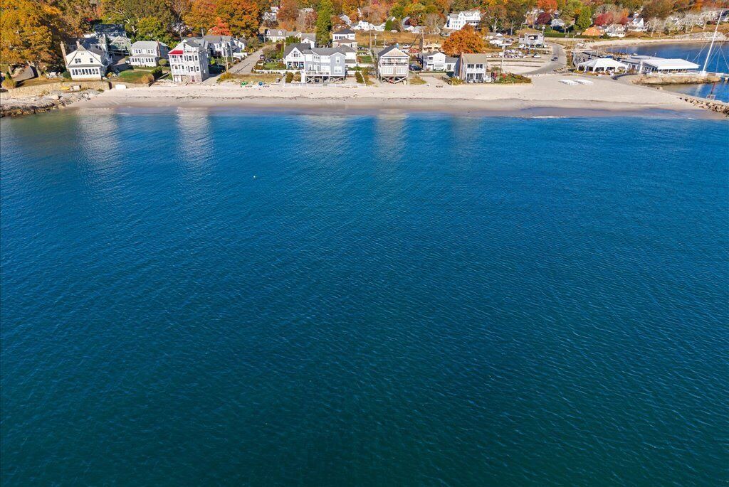 Photo of Others in Niantic