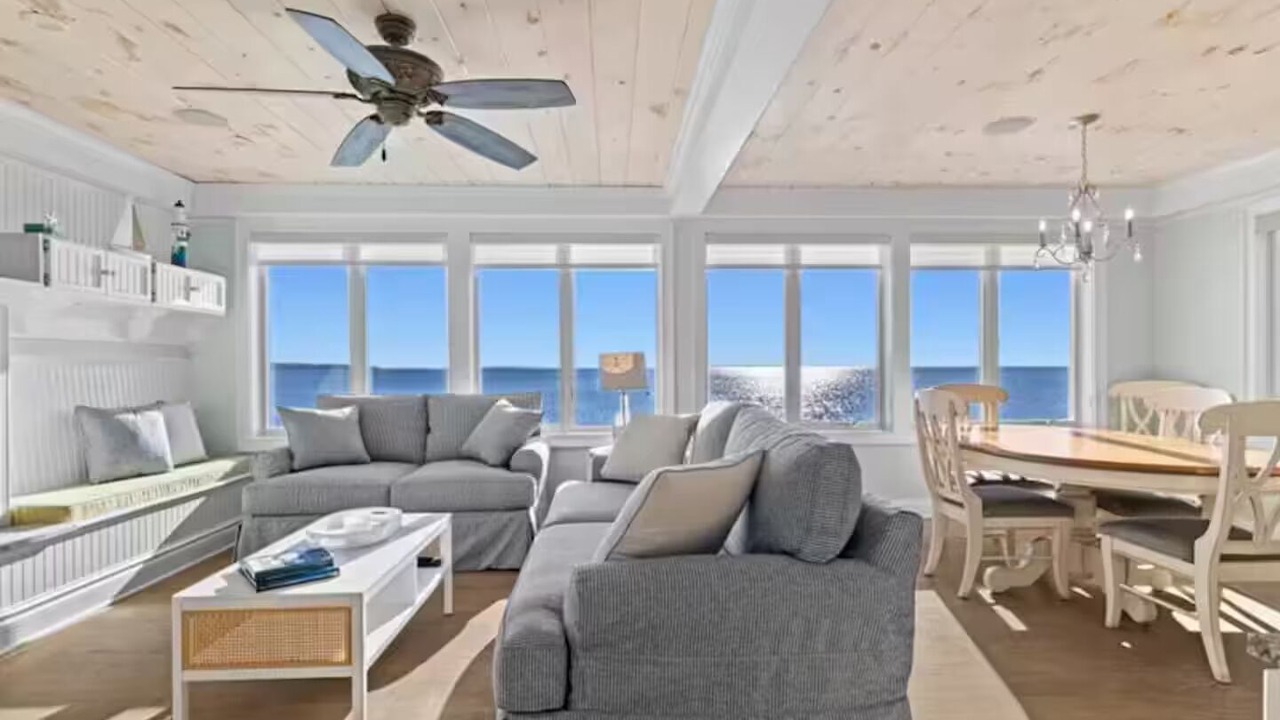 Photo of Livingroom in Niantic