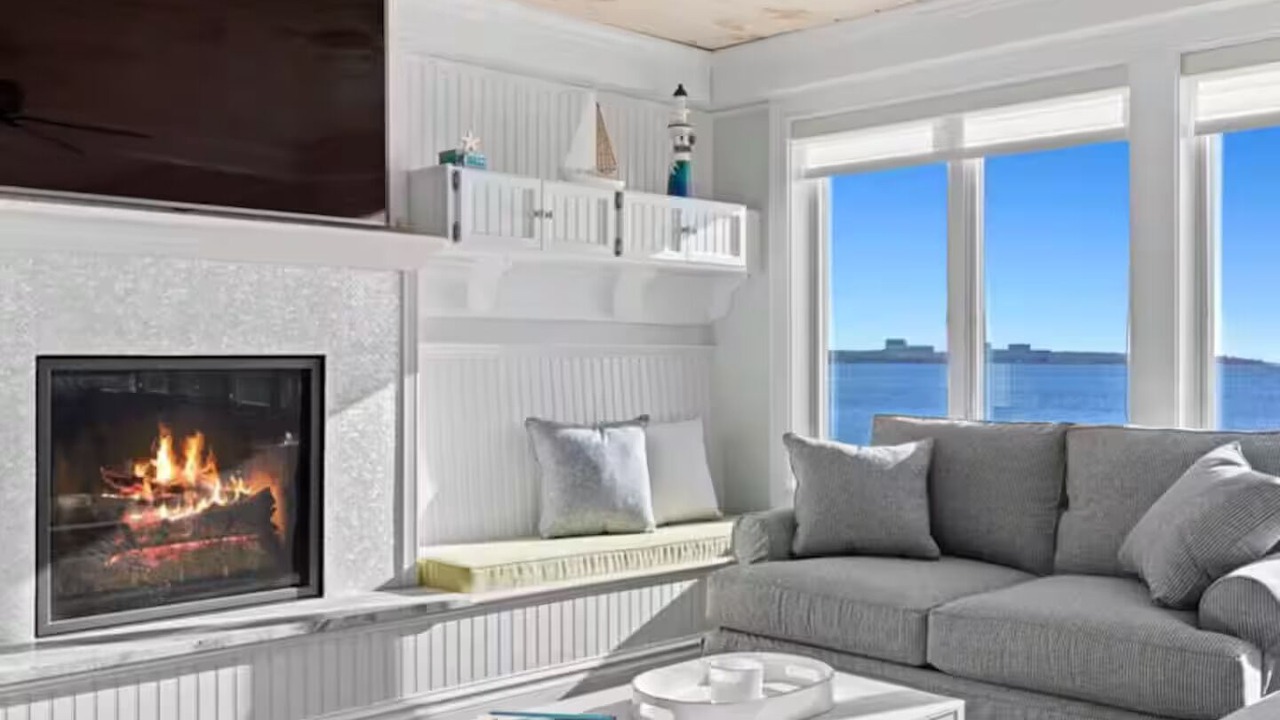 Photo of Livingroom in Niantic