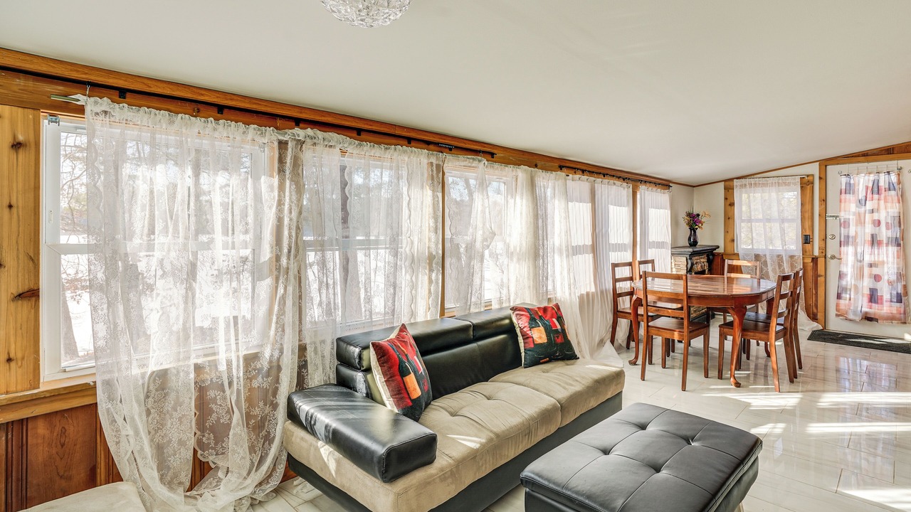 Photo of Livingroom in Graniteville