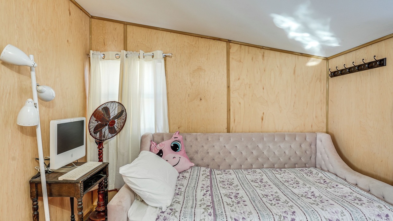 Photo of Bedroom in Graniteville