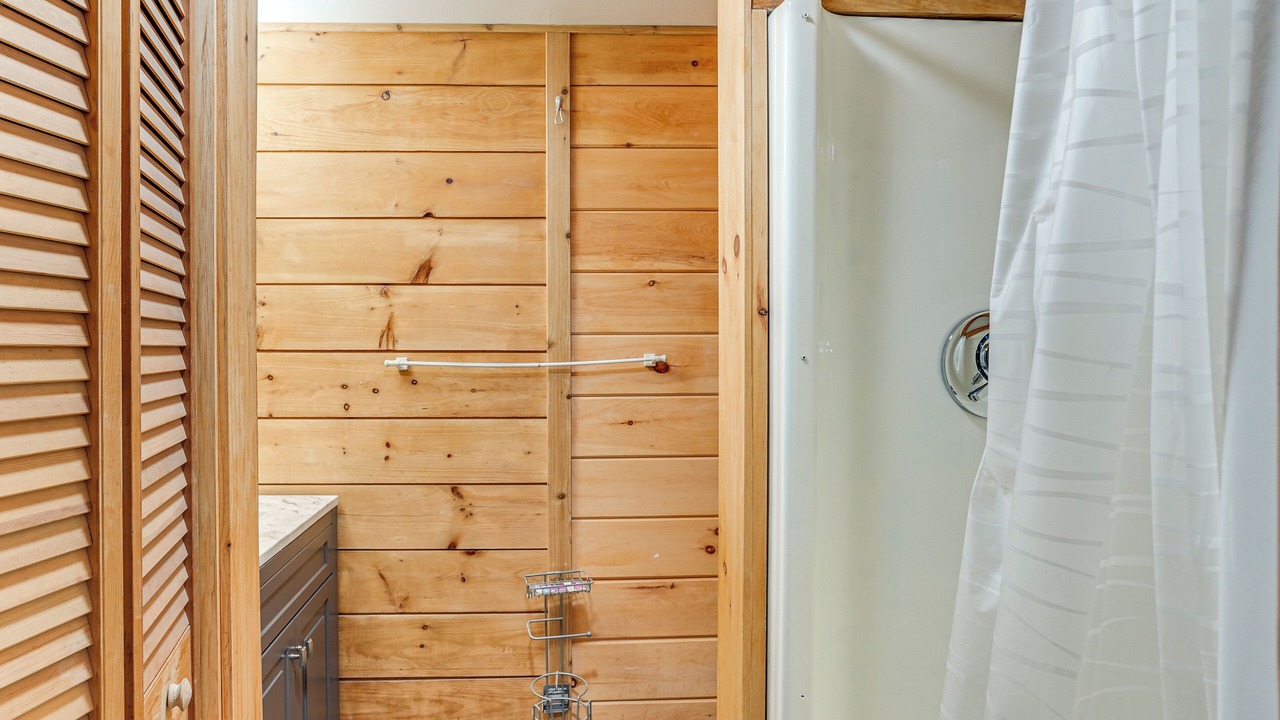 Photo of Bathroom in Graniteville