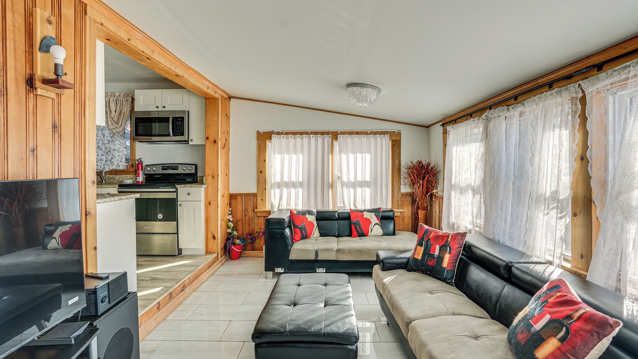 Photo of Livingroom in Graniteville