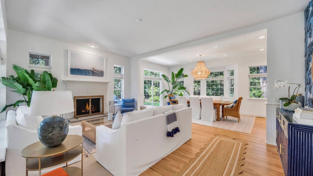 Photo of Livingroom in Northwest Harbor