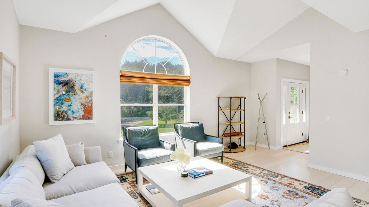 Photo of Livingroom in Shinnecock Hills