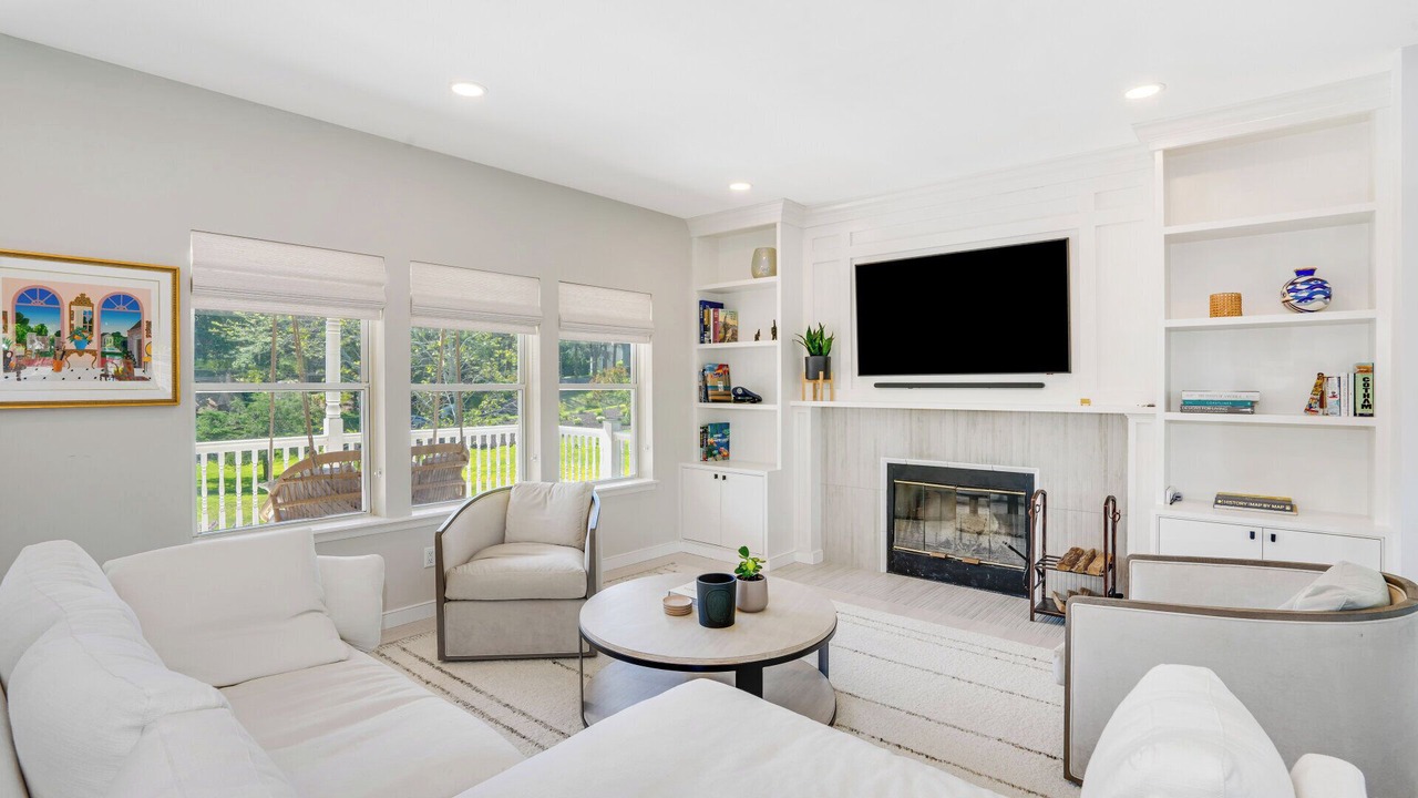 Photo of Livingroom in Shinnecock Hills