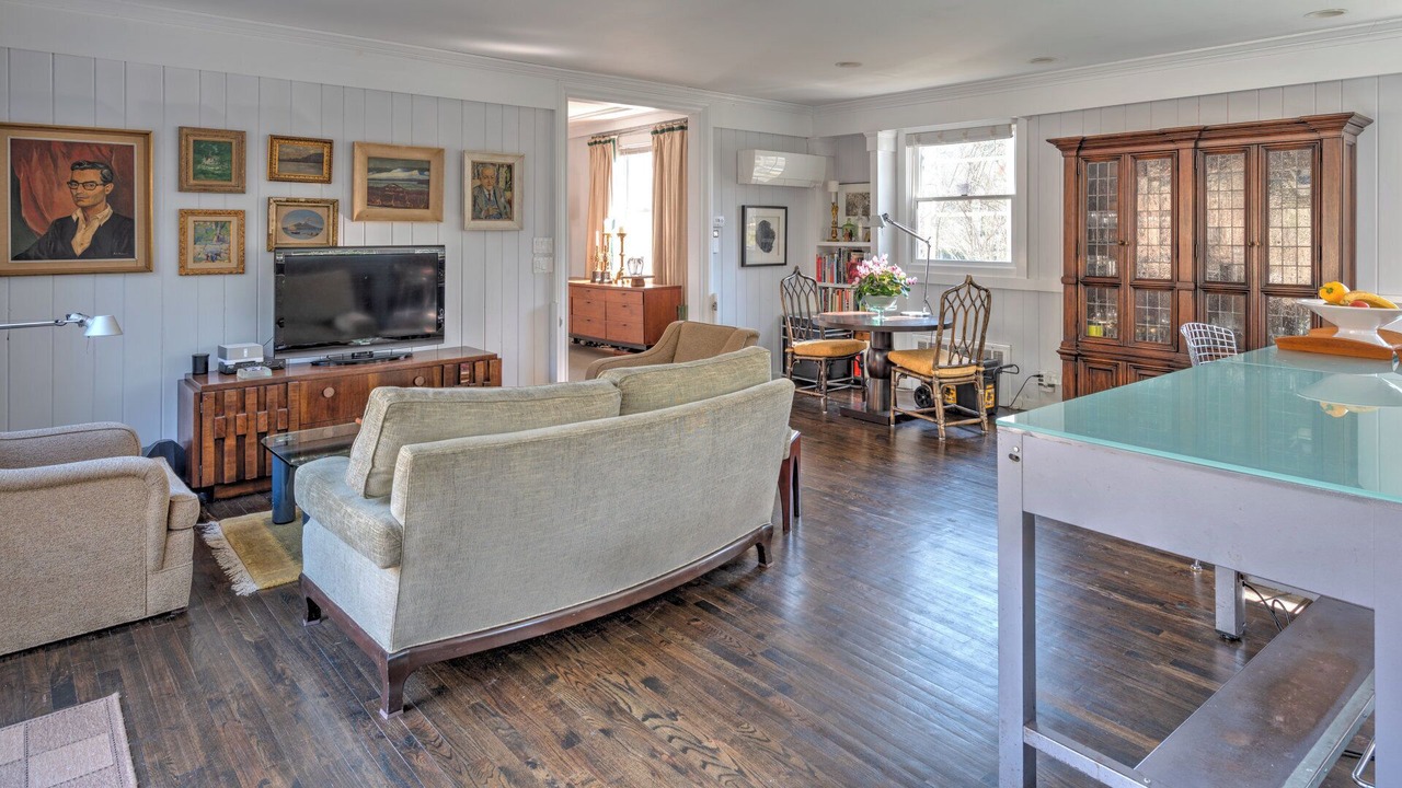 Photo of Livingroom in Bridgehampton