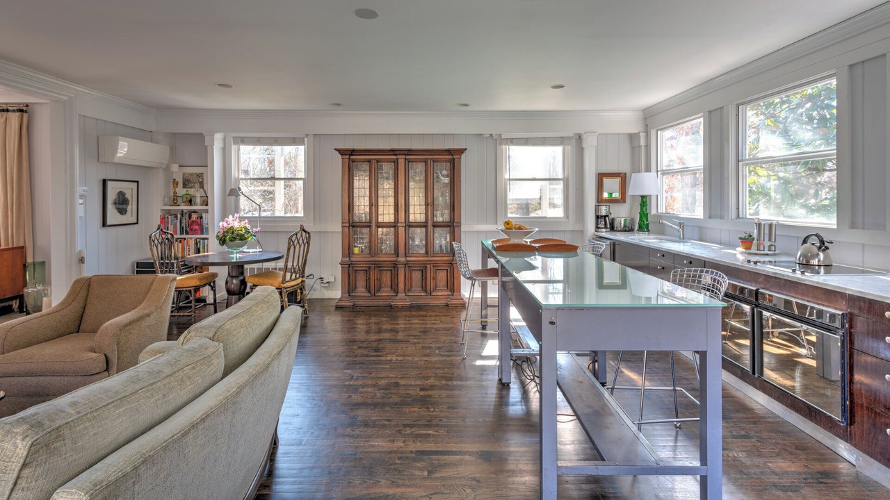 Photo of Others in Bridgehampton