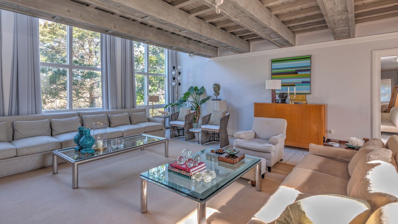 Photo of Livingroom in Bridgehampton