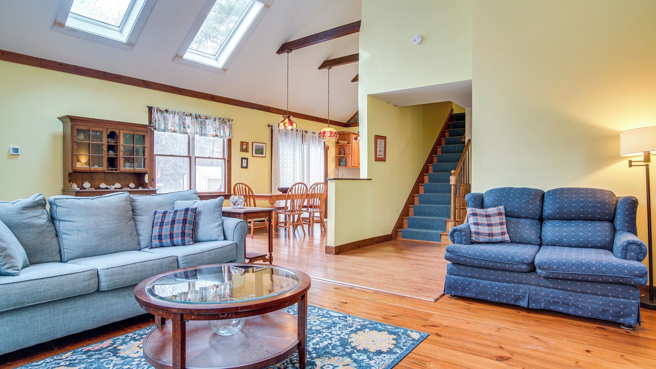 Photo of Livingroom in Cotuit