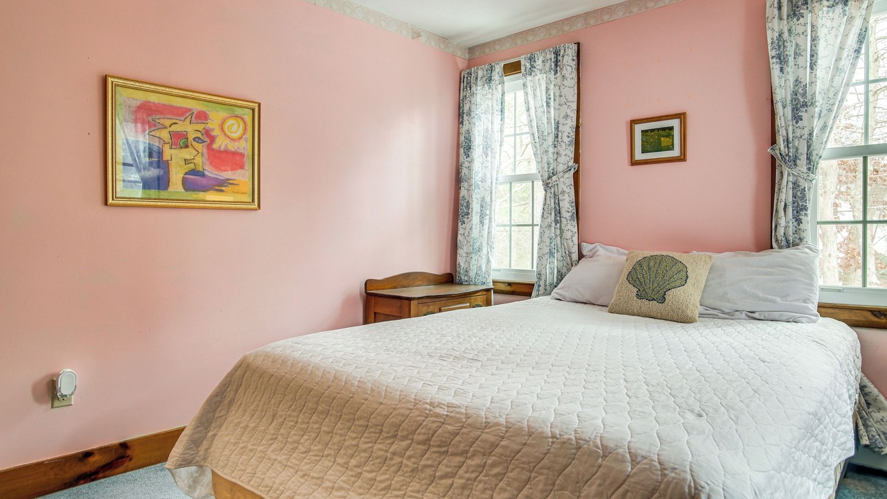 Photo of Bedroom in Cotuit
