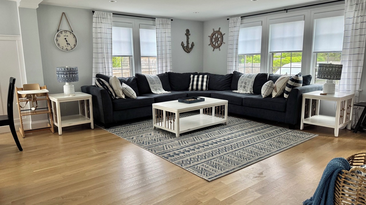 Photo of Livingroom in West Yarmouth