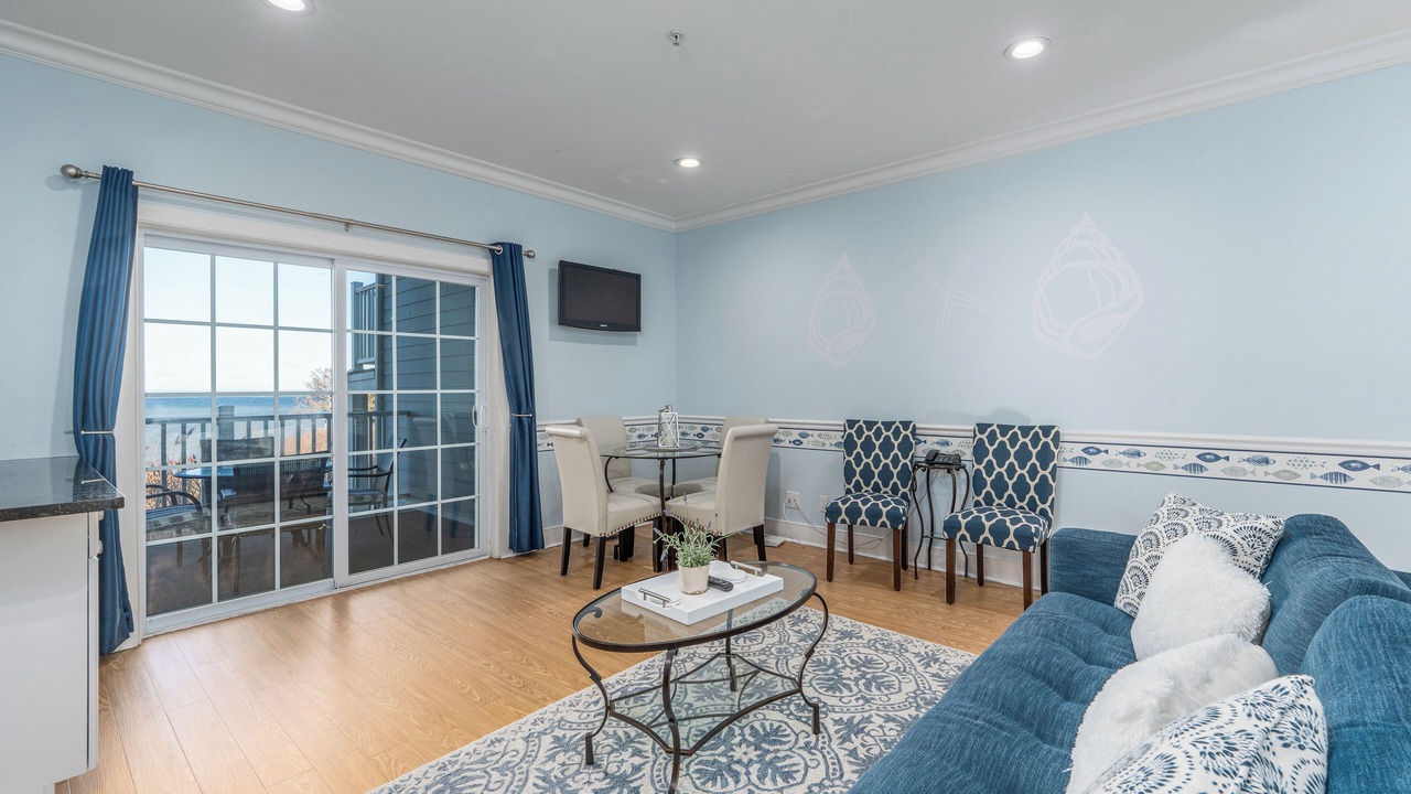 Photo of Livingroom in Greenport West