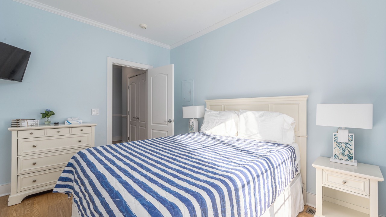 Photo of Bedroom in Greenport West