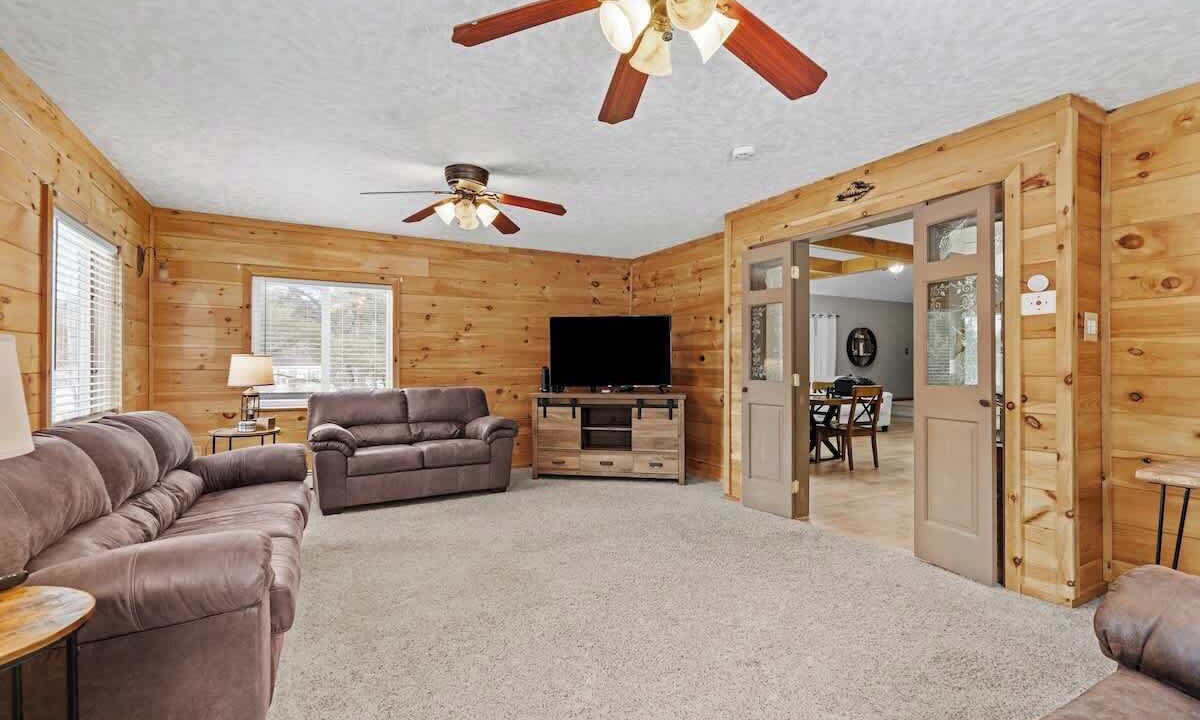 Photo of Livingroom in Lake Luzerne-Hadley