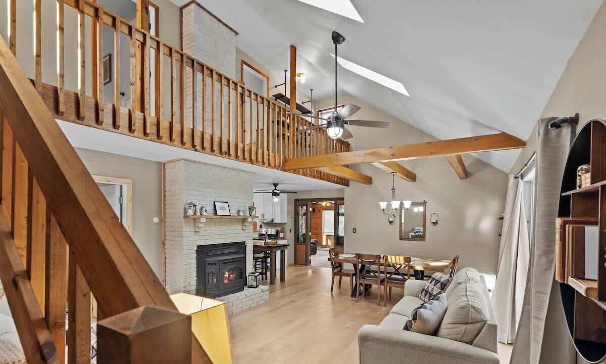 Photo of Livingroom in Lake Luzerne-Hadley