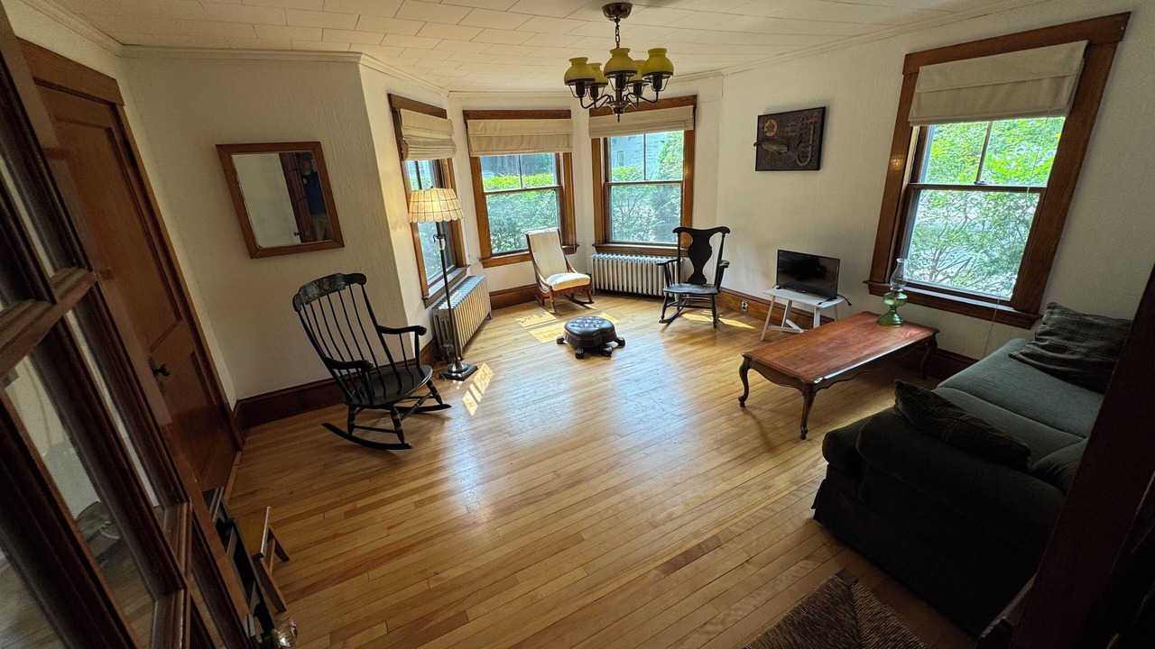 Photo of Livingroom in Auburn