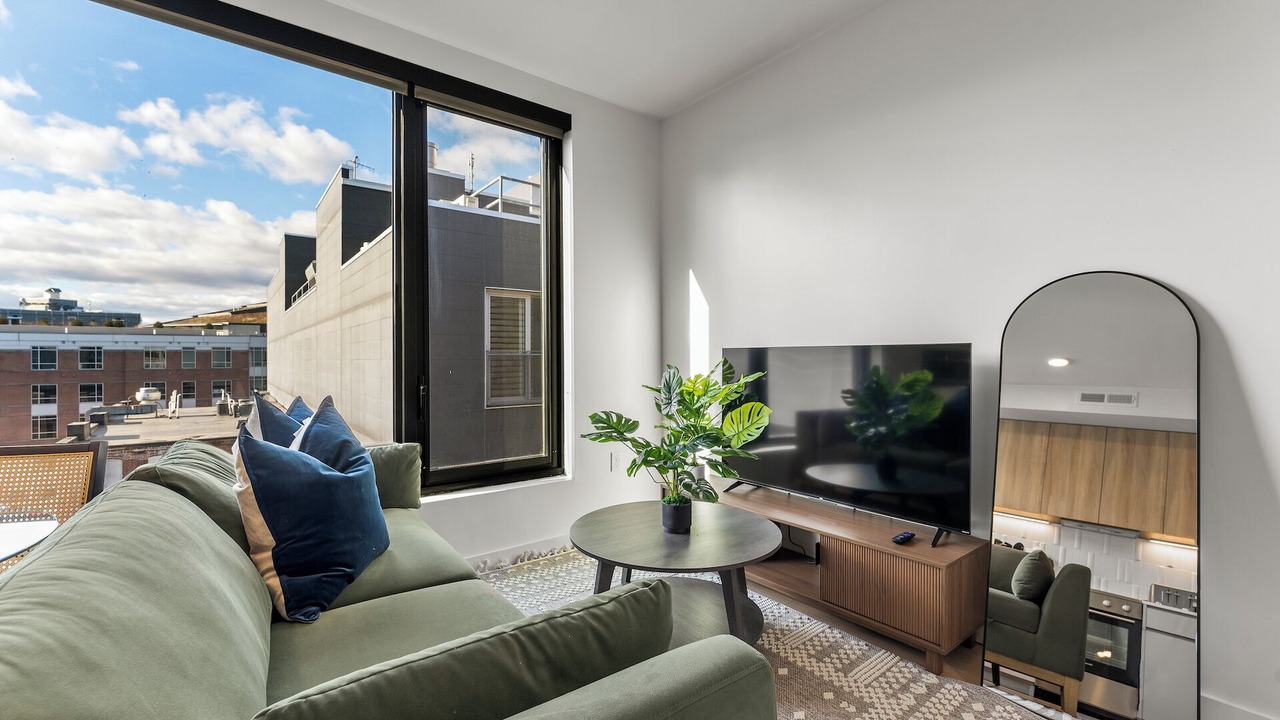 Photo of Livingroom in D Street - West Broadway