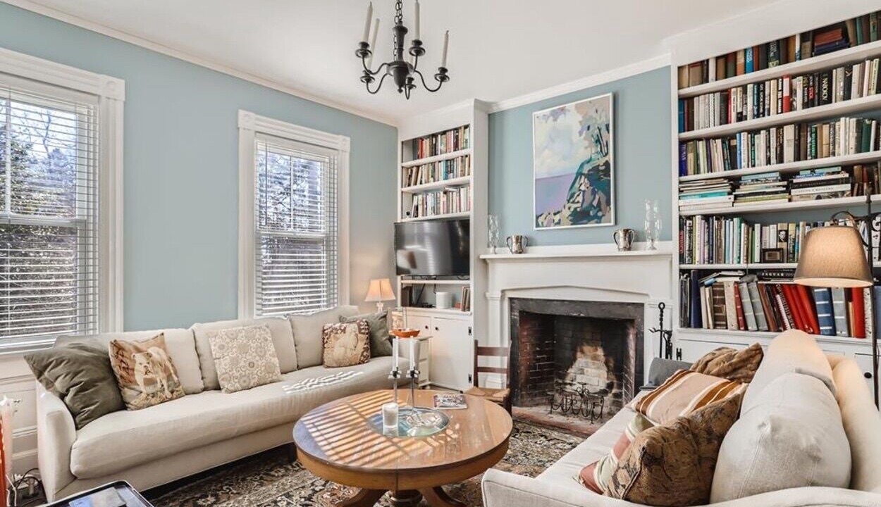 Photo of Livingroom in West Tisbury