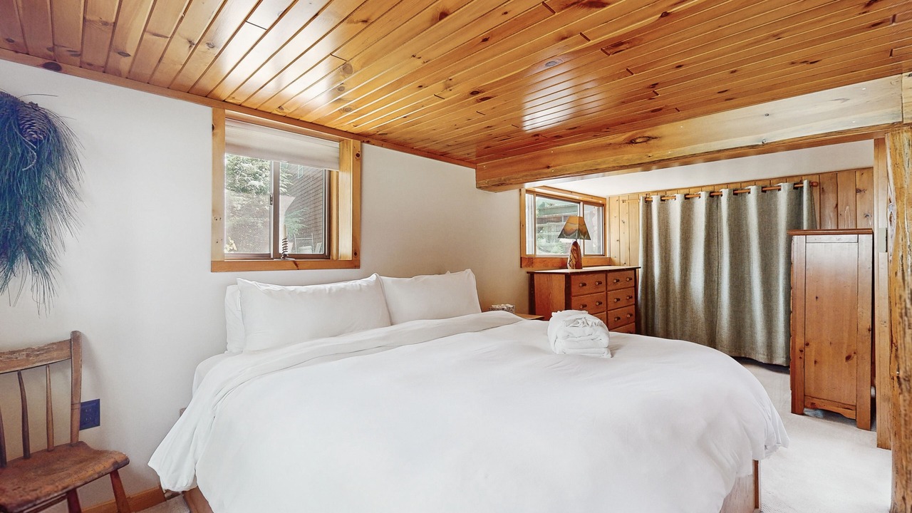 Photo of Bedroom in Bolton Landing