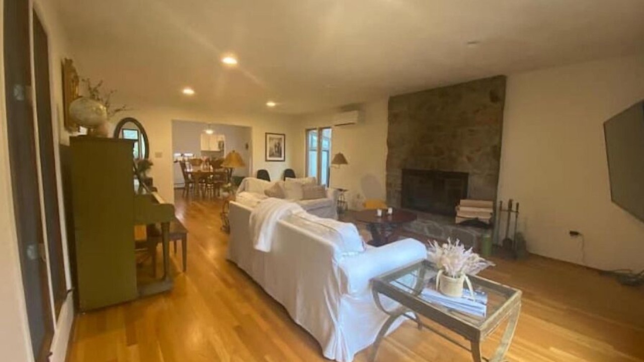 Photo of Livingroom in Dartmouth
