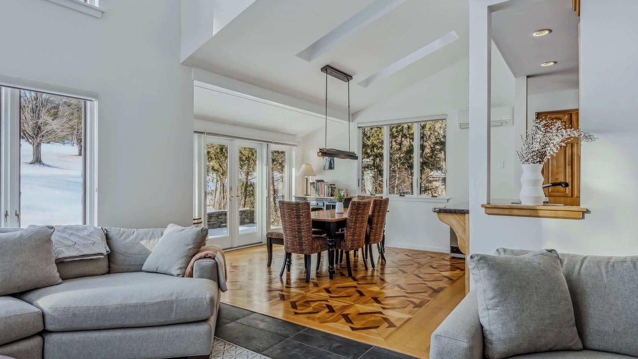 Photo of Livingroom in West Hartford