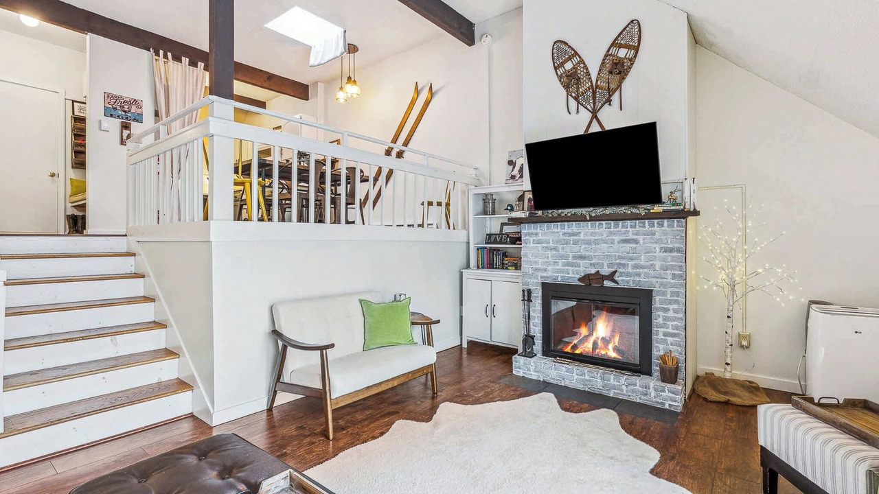 Photo of Livingroom in West Hartford