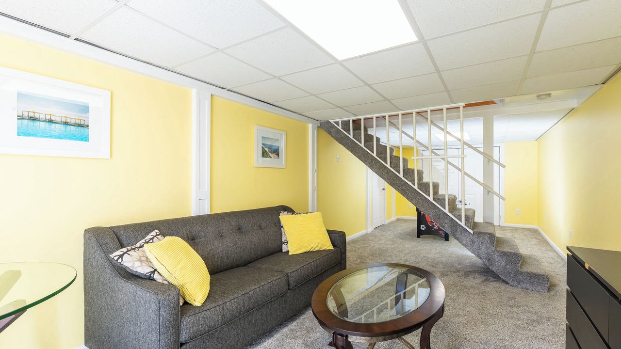 Photo of Livingroom in West Yarmouth