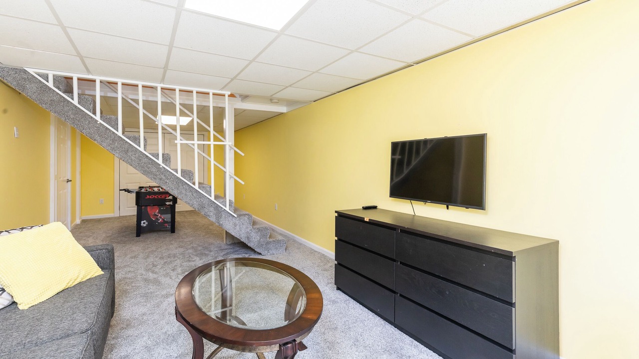Photo of Livingroom in West Yarmouth