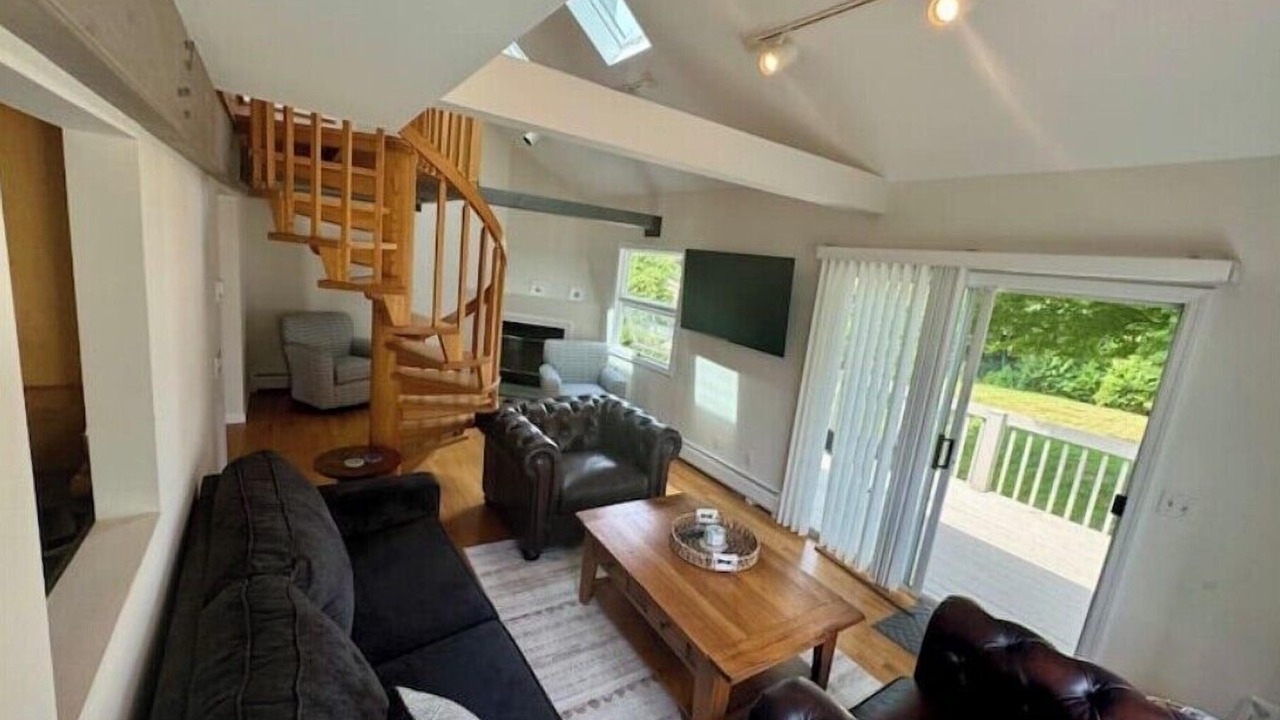Photo of Livingroom in Morgan Point