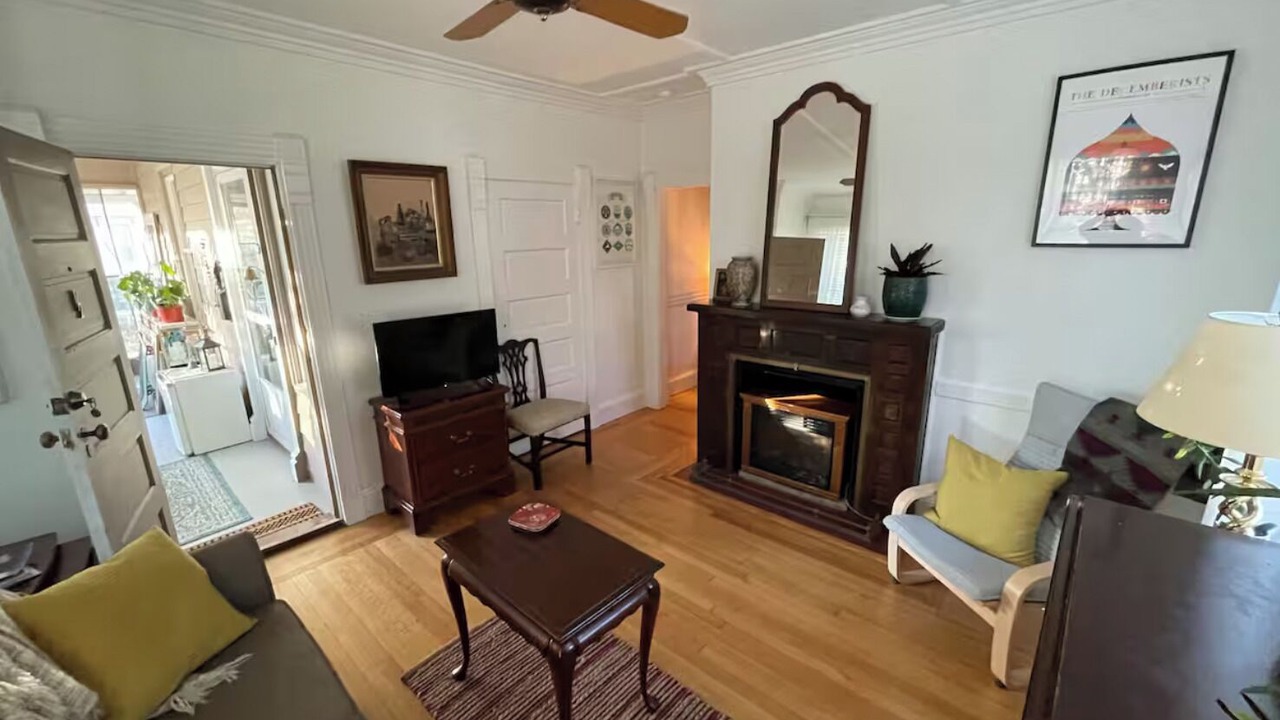 Photo of Livingroom in Bellevue Avenue Historic District
