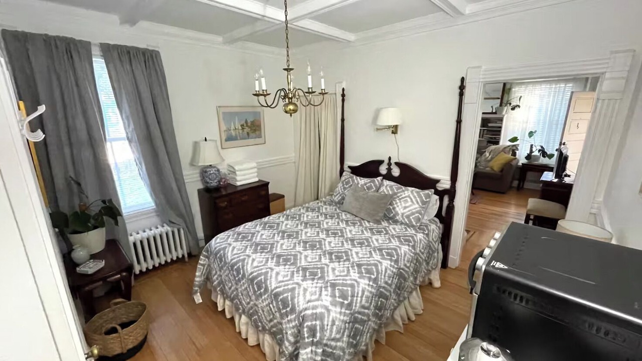 Photo of Bedroom in Bellevue Avenue Historic District