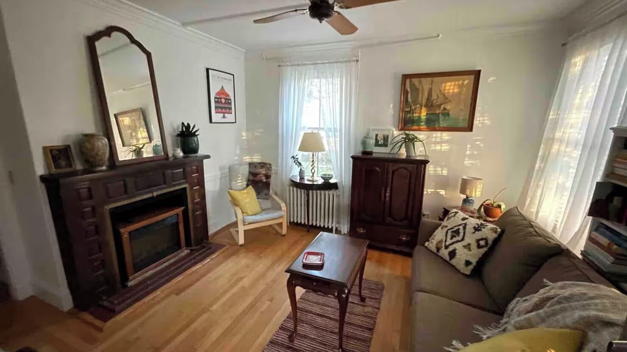 Photo of Livingroom in Bellevue Avenue Historic District
