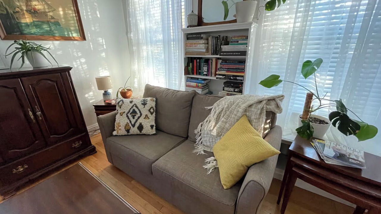 Photo of Livingroom in Bellevue Avenue Historic District