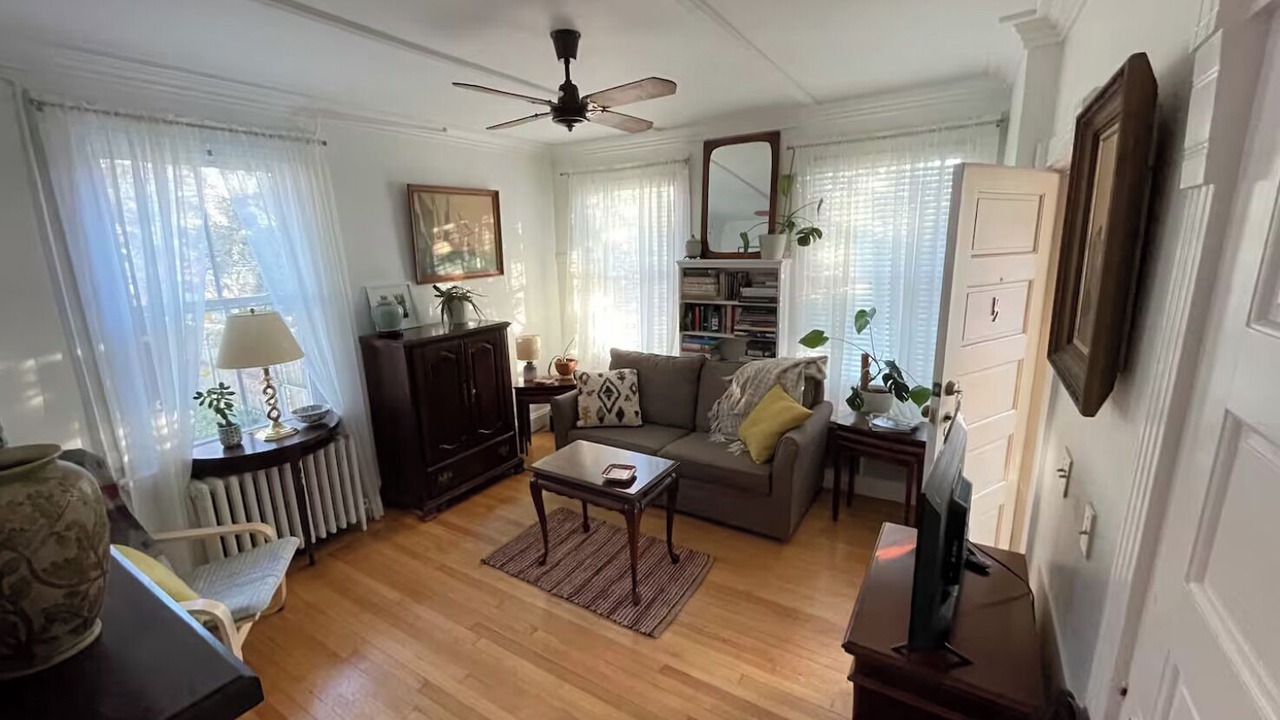 Photo of Livingroom in Bellevue Avenue Historic District