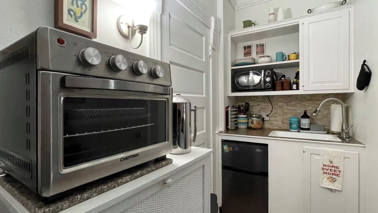 Photo of Kitchen in Bellevue Avenue Historic District