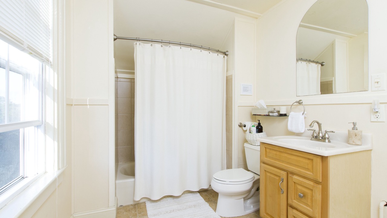 Photo of Bathroom in Fifth Ward