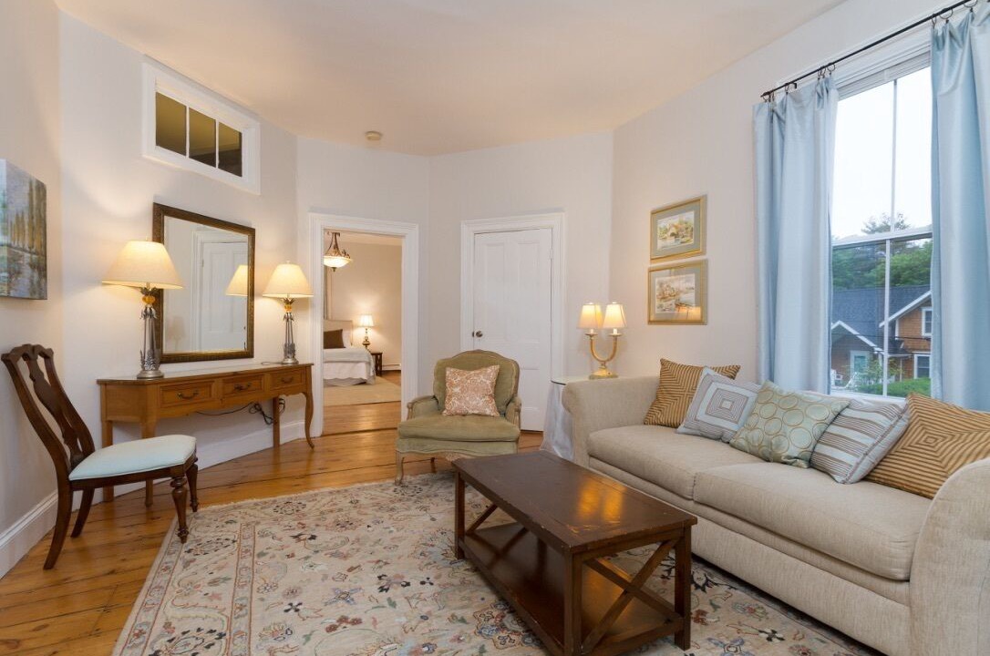 Photo of Livingroom in Fifth Ward